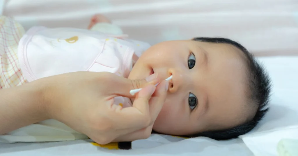 Comment nettoyer le nez de bébé